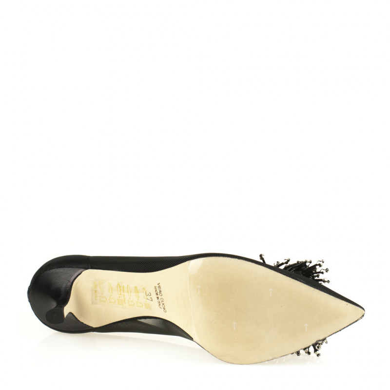 Decolletè in pelle nera con tacco medio - immagine 6