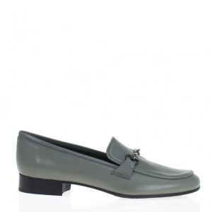 Mocassino pelle grigio con morsetto