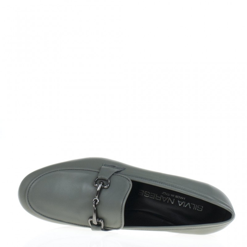 Mocassino pelle grigio con morsetto - immagine 5