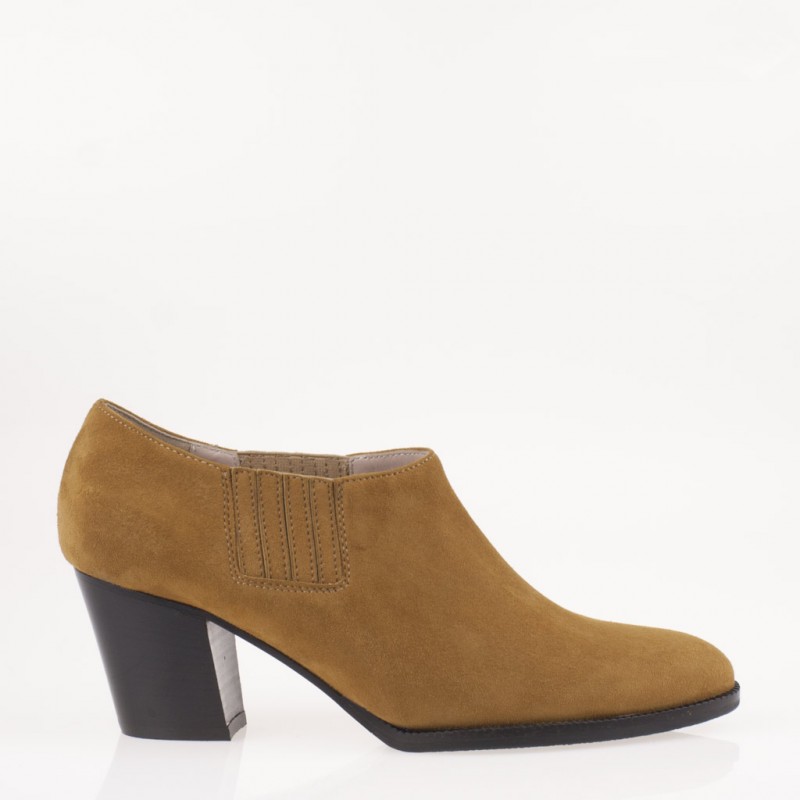 Scarpa in camoscio tabacco - immagine 3