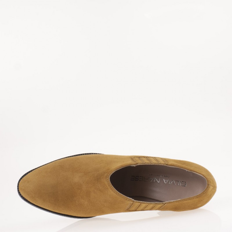 Scarpa in camoscio tabacco - immagine 6