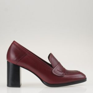 Mocassino rosso con tacco alto