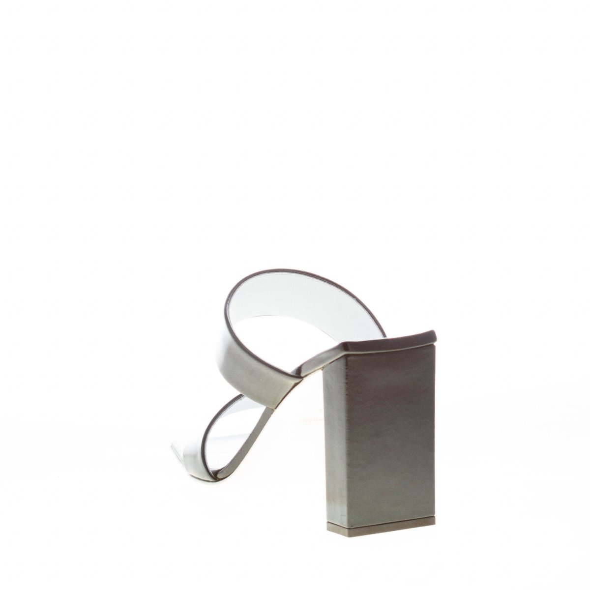 VICINI sandall mule in vernice NERO. Tacco 8,5 cm - immagine 4