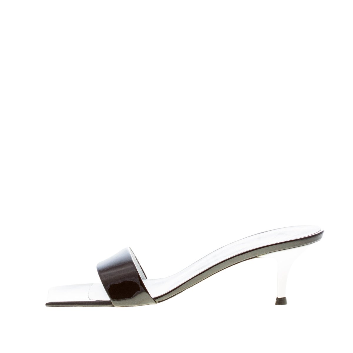 VICINI sandalo mule in vernice NERO con fascia. Tacco 5 cm - immagine 2
