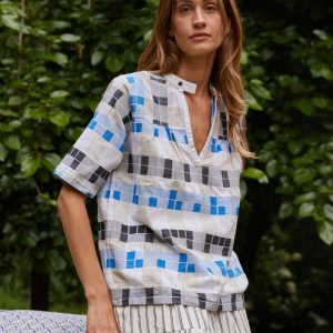 Top a maniche corte in cotone a quadretti