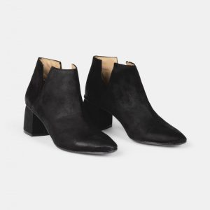 Stivaletti aperti in camoscio nero