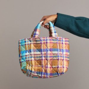 Shopping bag in cotone trapuntato a quadri multicolor