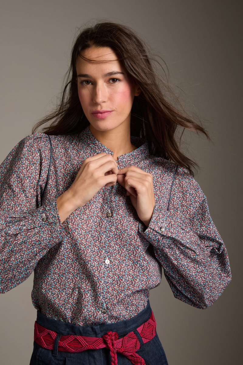 Camicia Sibilla in cotone a macchioline azzurro e rosso - immagine 5