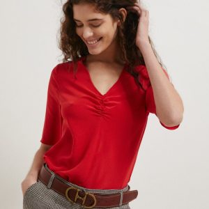 Top Sue in seta rosso fragola