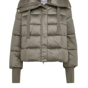 Piumino lucido con collo over