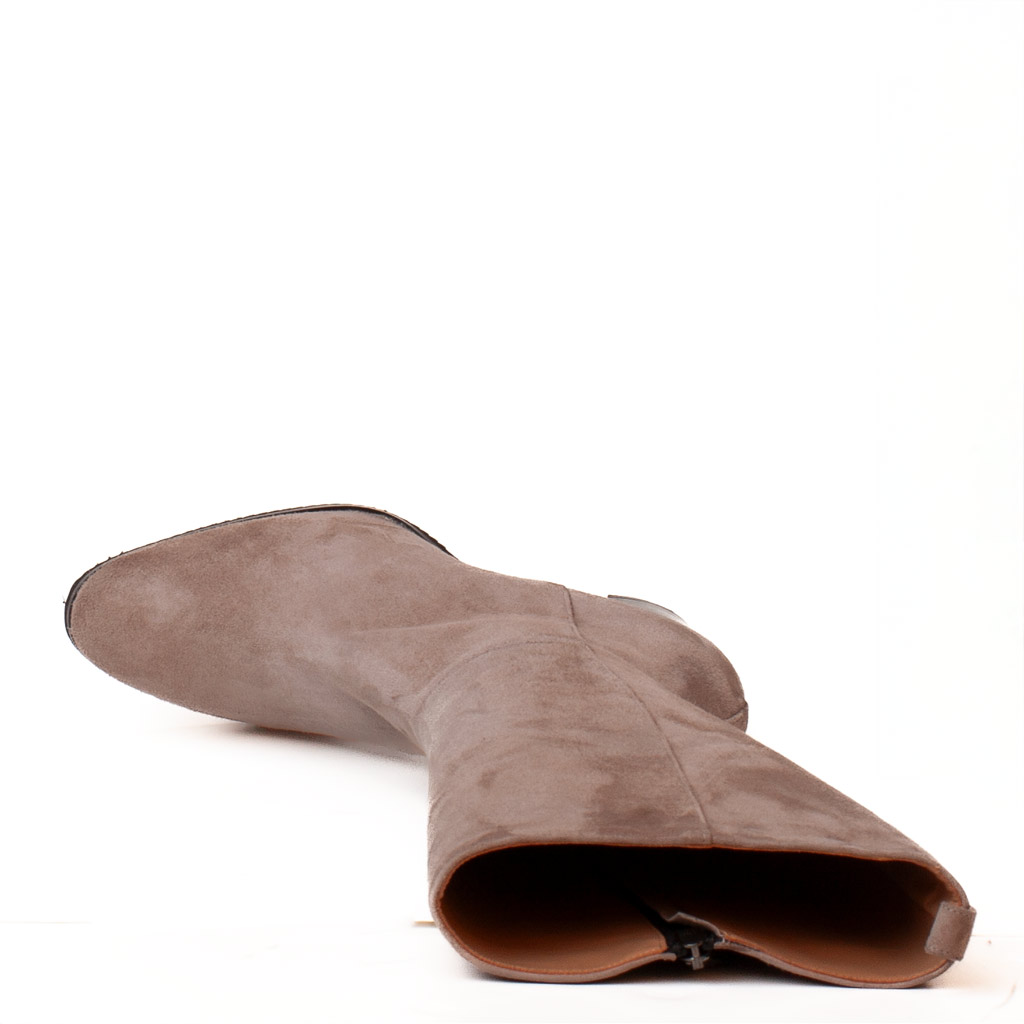 Stivale Tortora Tacco Alto Camoscio Elegante Cervone - immagine 6