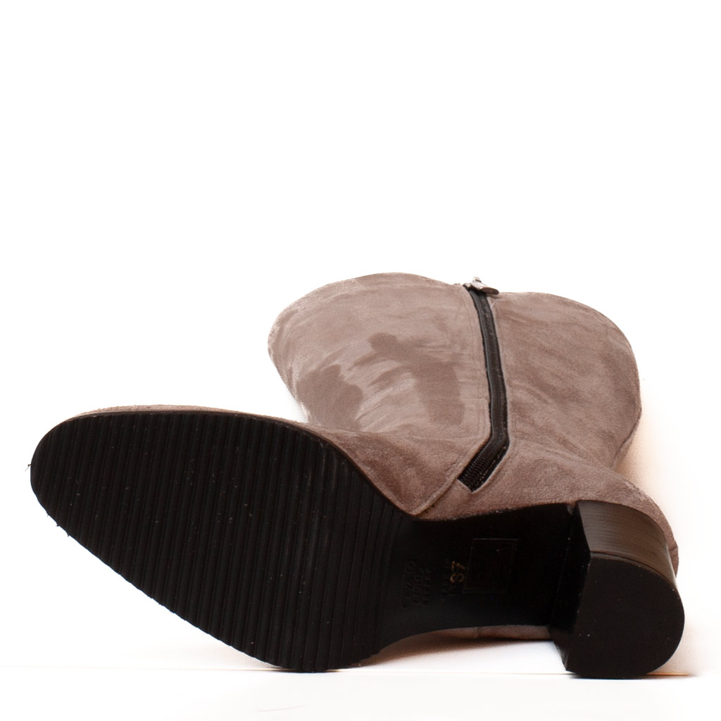 Stivale Tortora Tacco Alto Camoscio Elegante Cervone - immagine 7