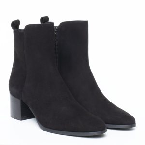 Stivaletto in camoscio nero