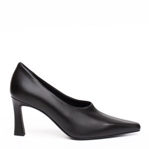 Decolletè in pelle nero  accollato