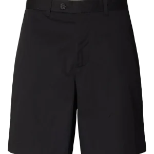 Bermuda - Selected - 16100126 Axel Jari