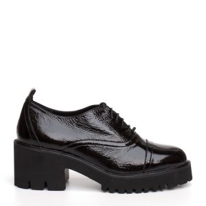 Allacciata vernice nera