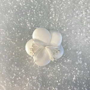 Spilla fiore total white per abito da cerimonia