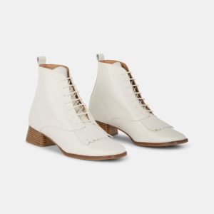 Stivaletti bianchi stringati con frangia