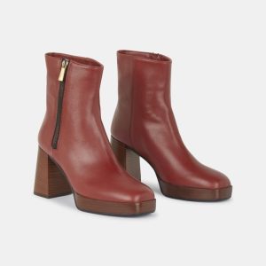 Stivaletti in pelle rosso mattone con plateau
