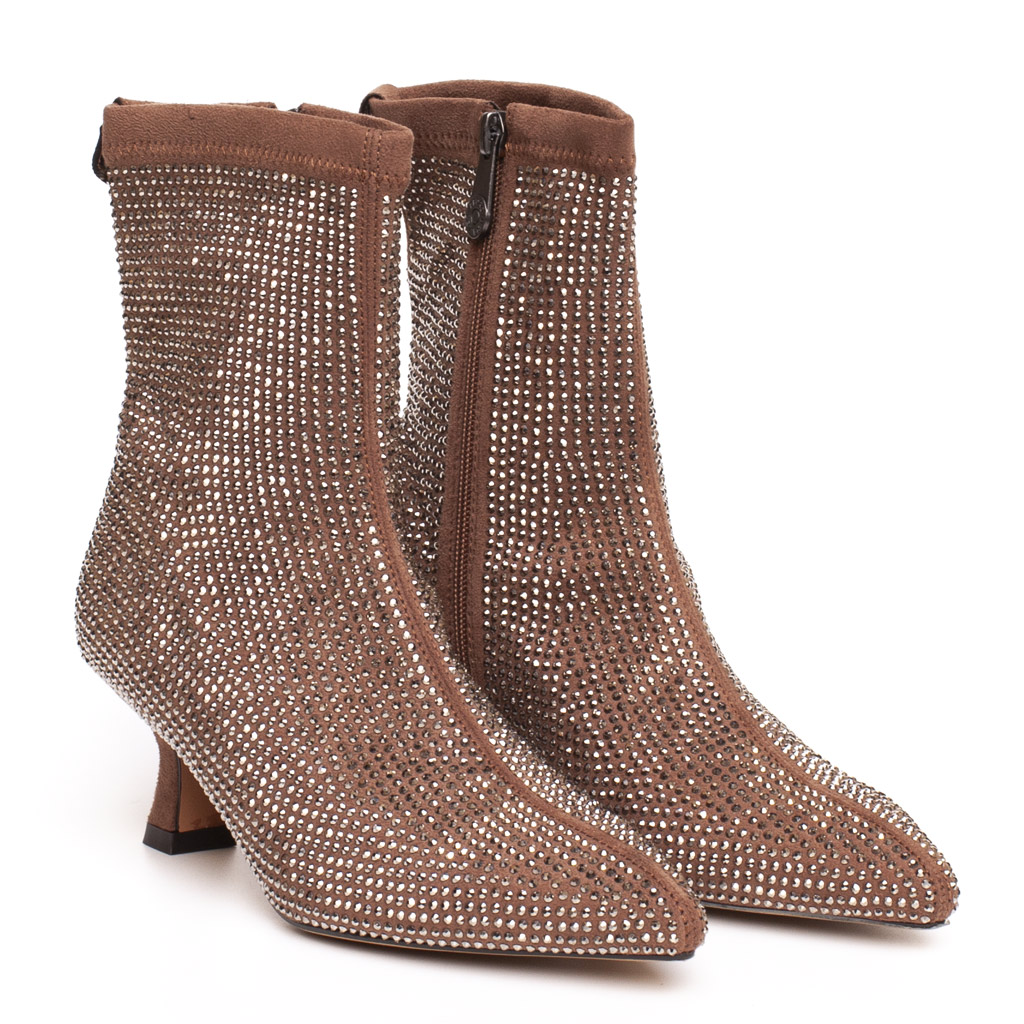 Stivaletto taupe con cristalli - immagine 4