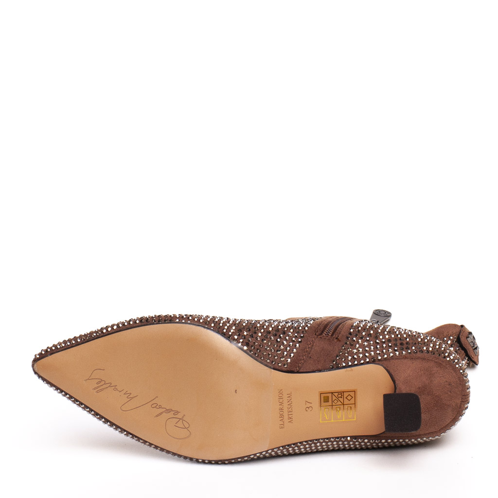 Stivaletto taupe con cristalli - immagine 7